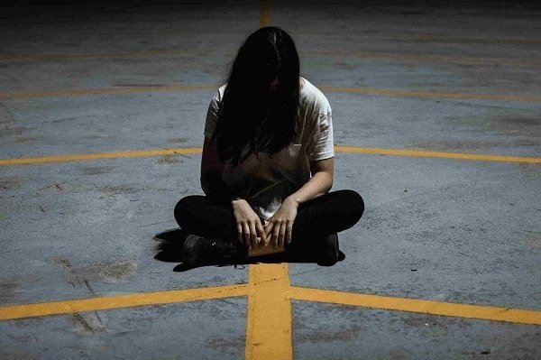 true crime stories danneggiano le persone - magazine ilbiondino.org - ProsMedia - Agenzia Corte&Media - photo - alex-iby-unsplash--