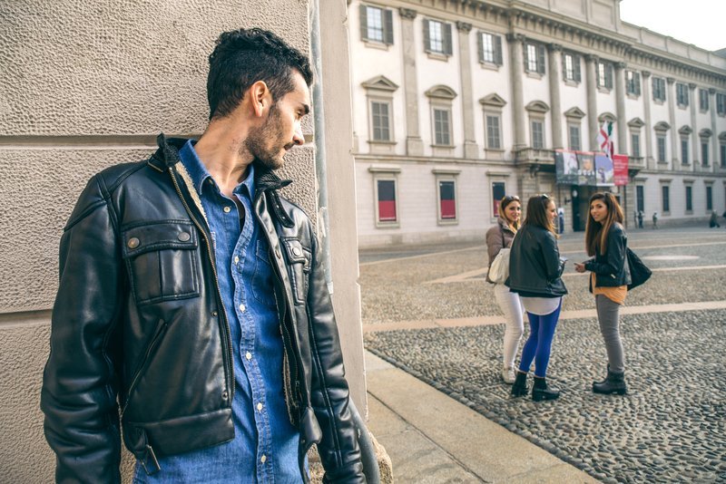 --- Stalking e Donne - Photo 60013337 Fabio Formaggio Dreamstime