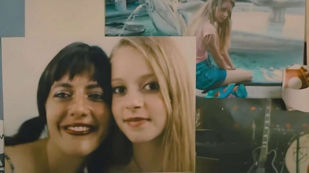 Sarah Scazzi e Sabrina Misseri nella serie Qui non è Hollywood