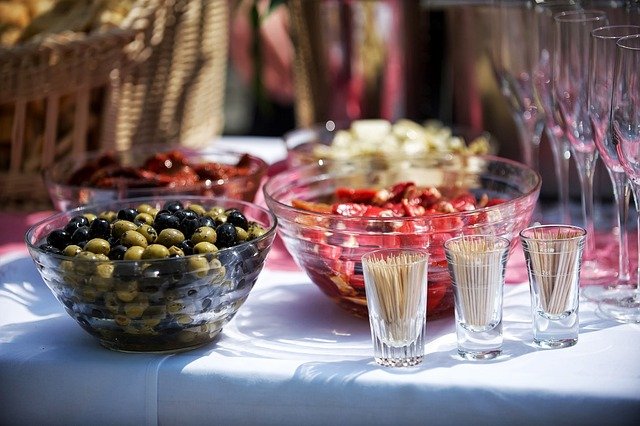 BravoTurismo - Recensione - Foto di andreaegger da Pixabay - andreaegger-catering-179046_640