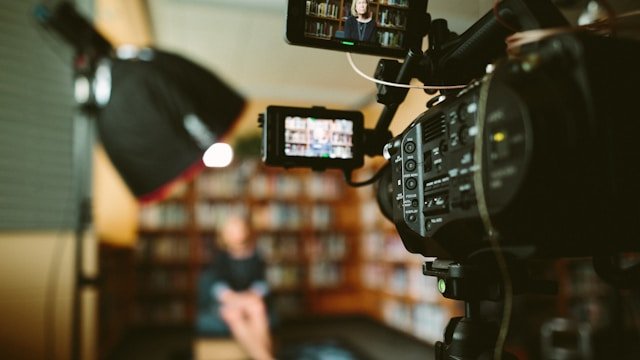 Frame - Media - Informazione - Notizie - Media Education - Photo Sam-McGhee-KieCLNzKoBo-Unsplash